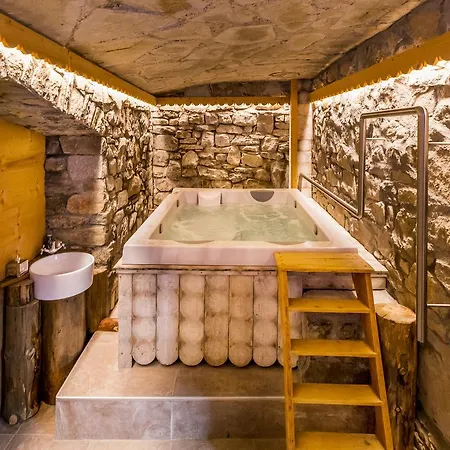 Hotell Marc Veyrat - La Maison Des Bois 5*